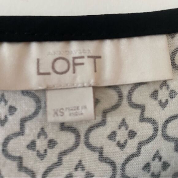 Loft white/black geometric print blouse. - Picture 4 of 7